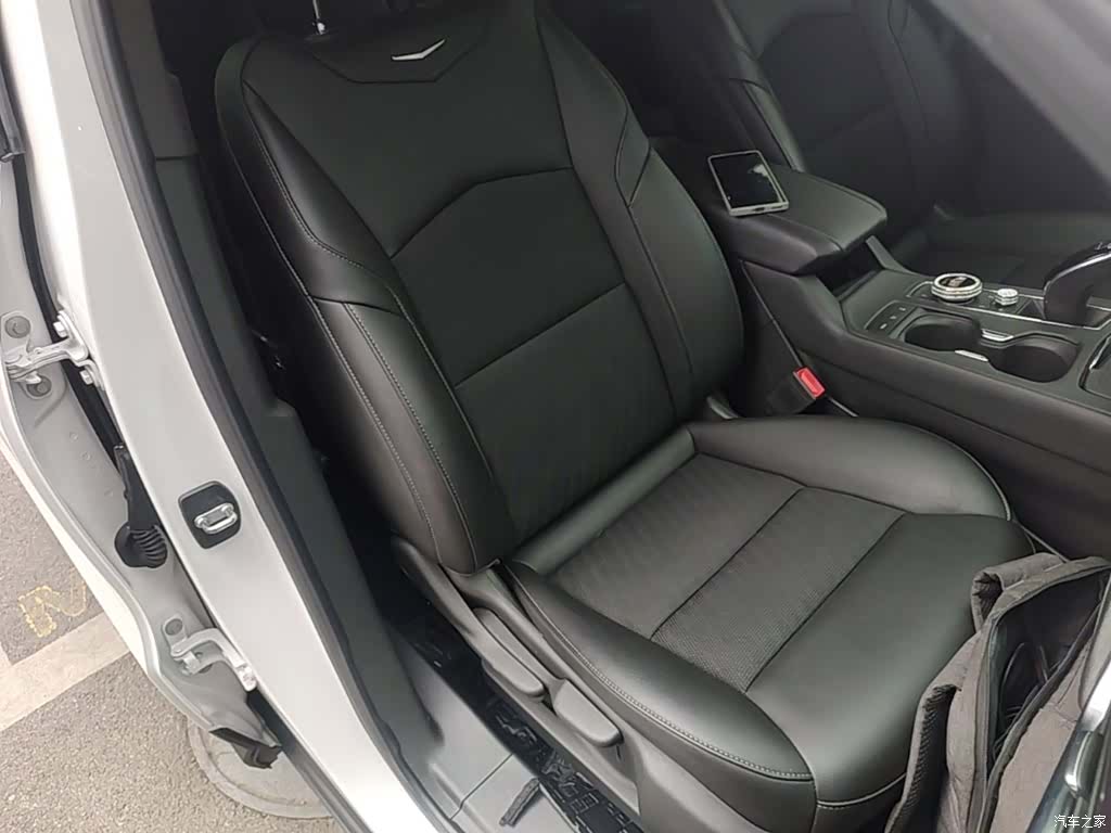 Cadillac XT4, 2021 25