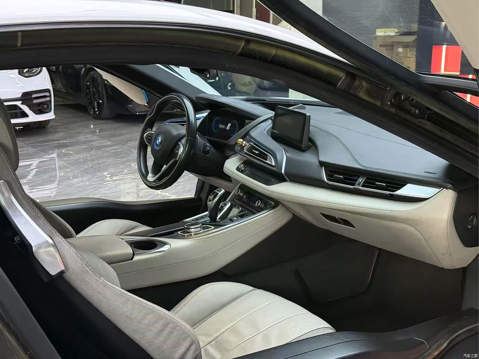 BMW i8, 2015 13
