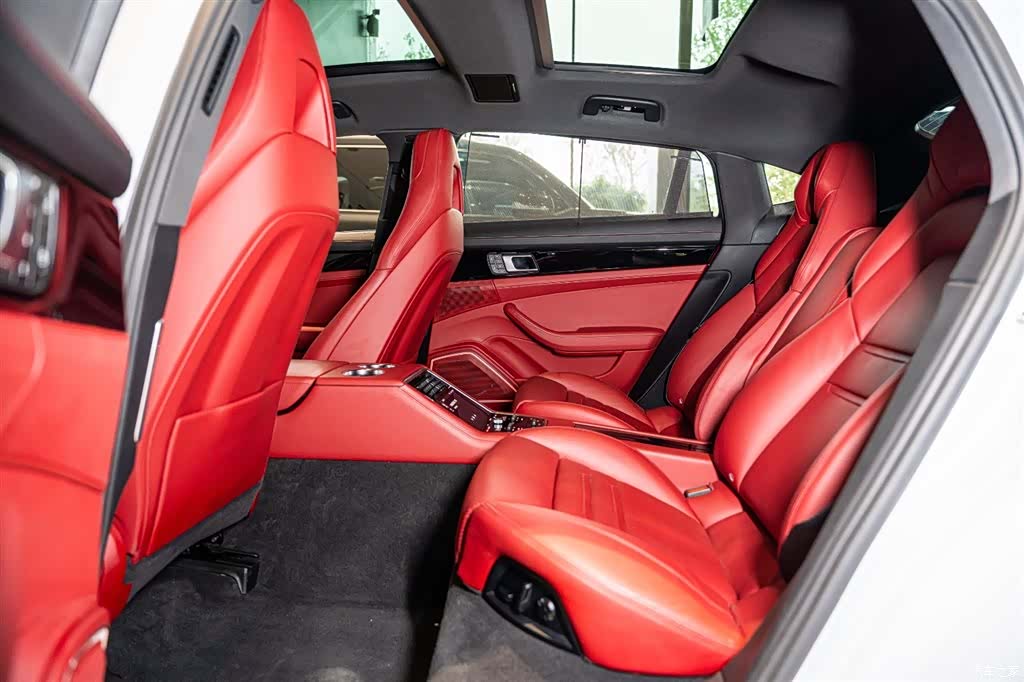Porsche Panamera, 2023 11