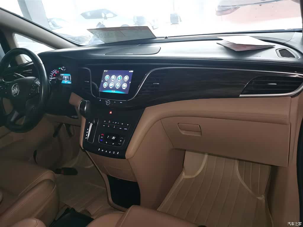 Buick GL8, 2018 10