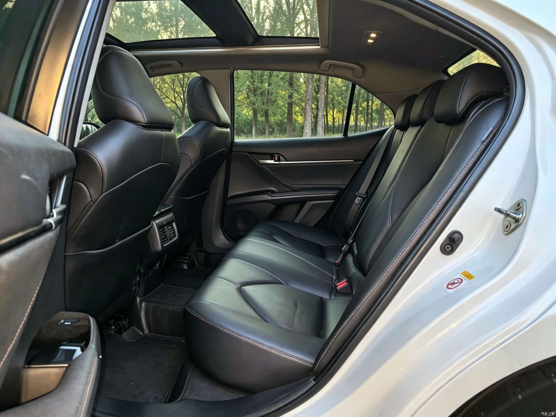 Toyota Camry, 2019 11