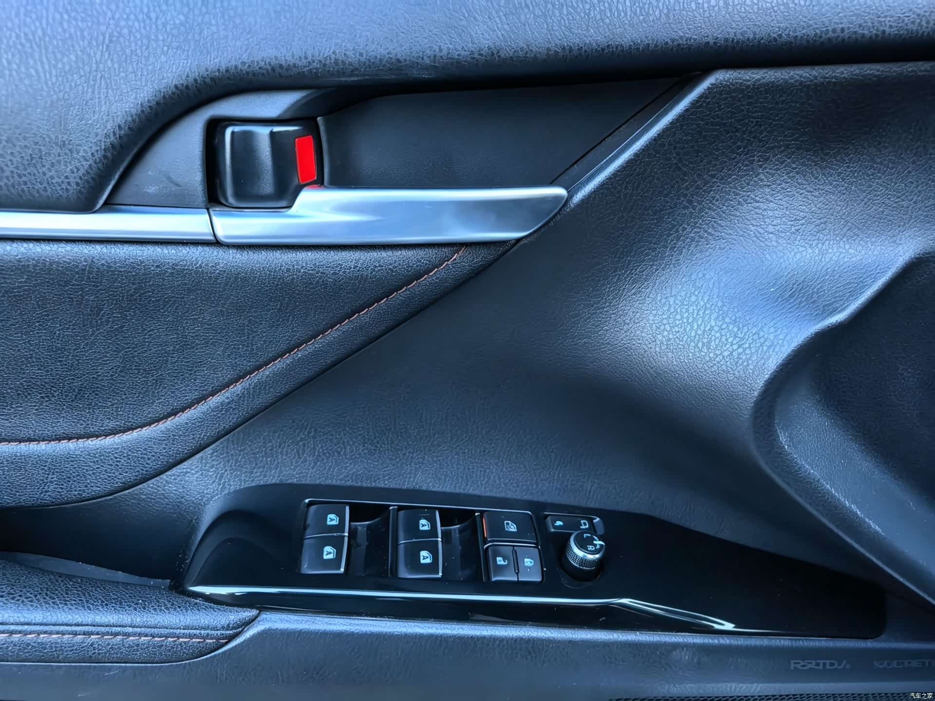 Toyota Camry, 2019 18