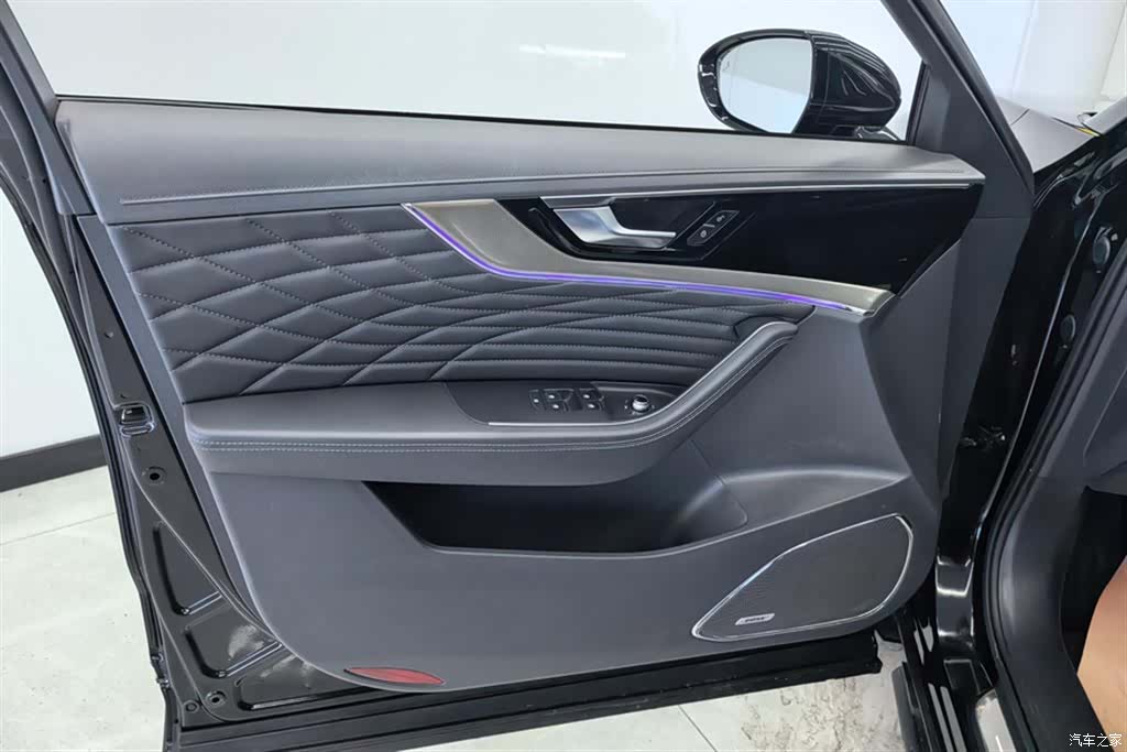 Hongqi HS5, 2022 7