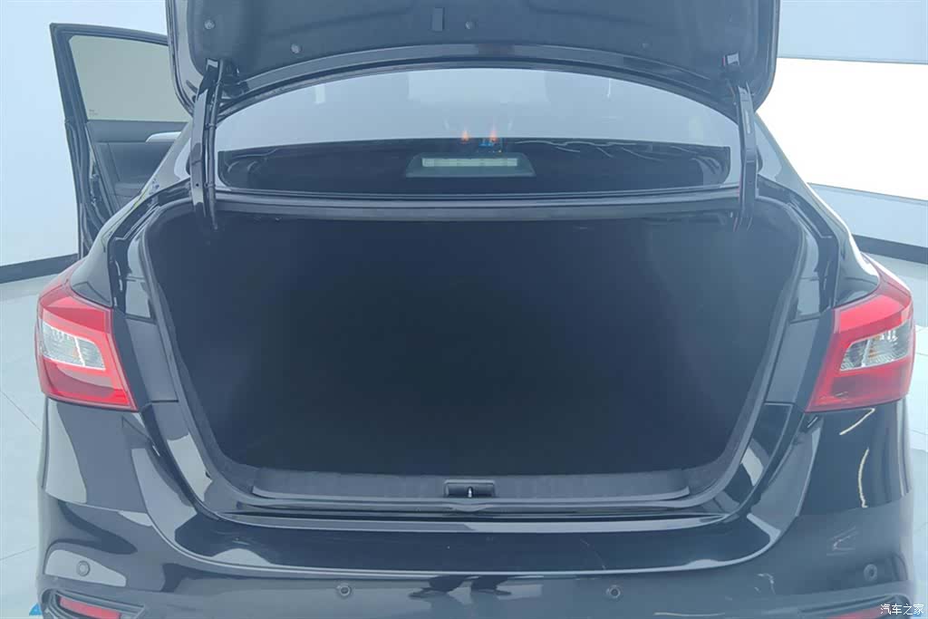 Nissan Sylphy, 2020 4
