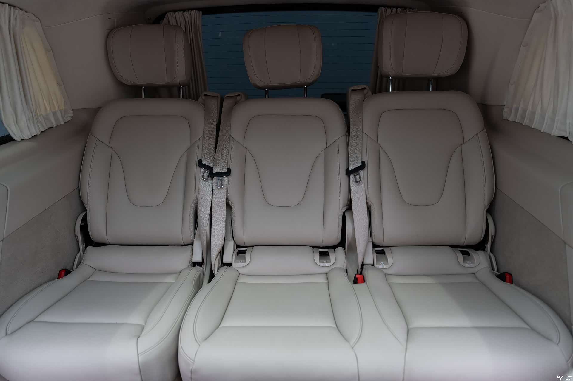 Mercedes-Benz V-Class, 2024 10