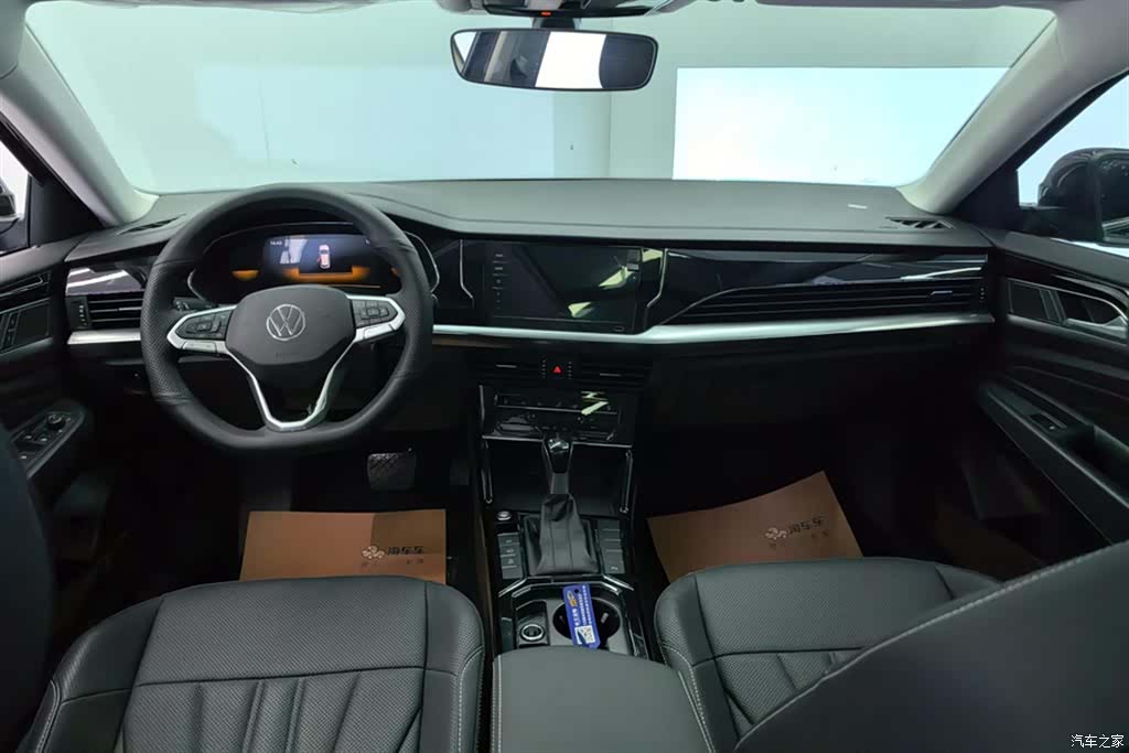 Volkswagen Passat, 2025 12