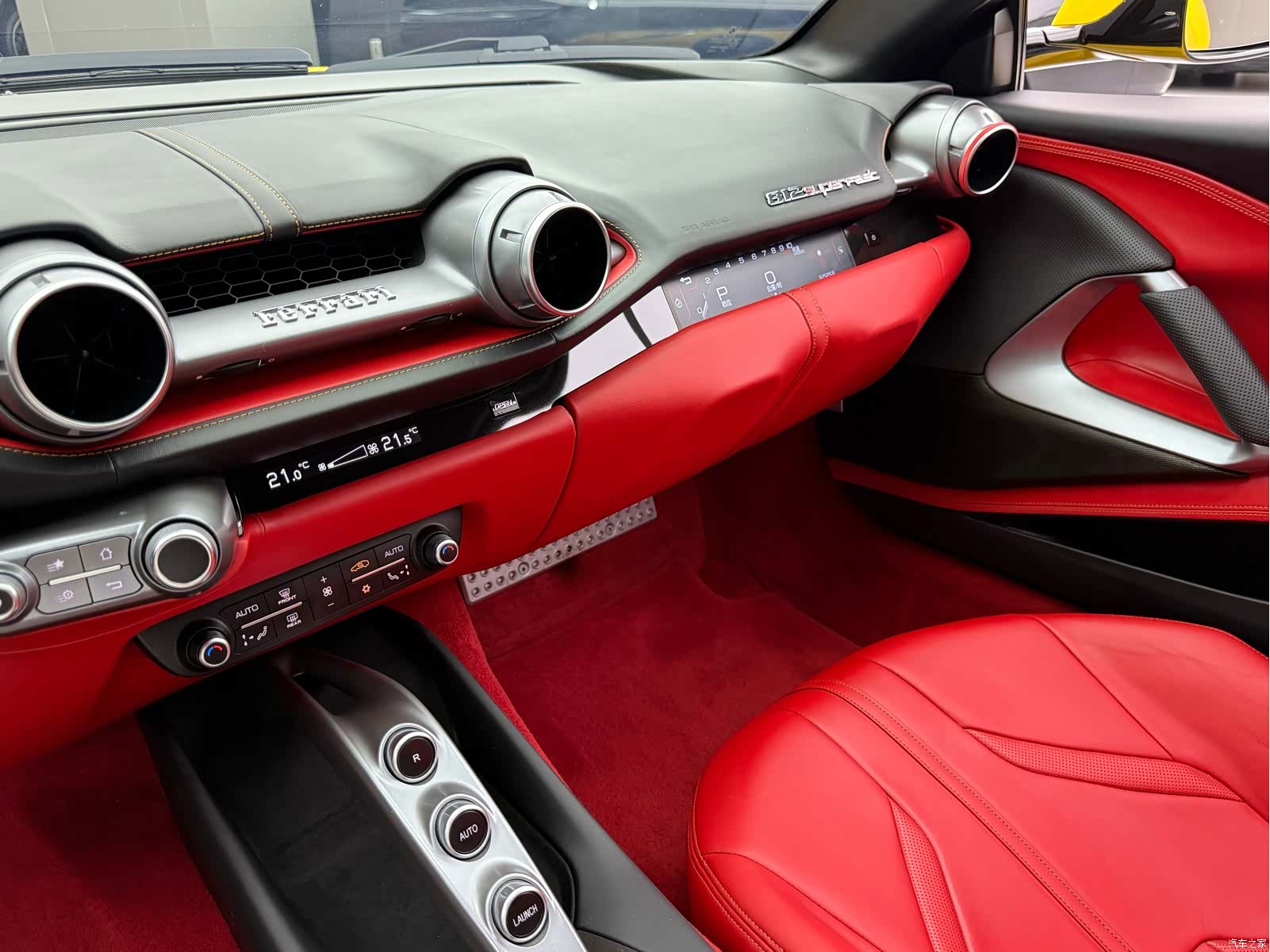 Ferrari 812, 2018 16