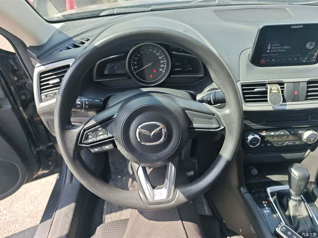 Mazda Mazda3, 2019 11