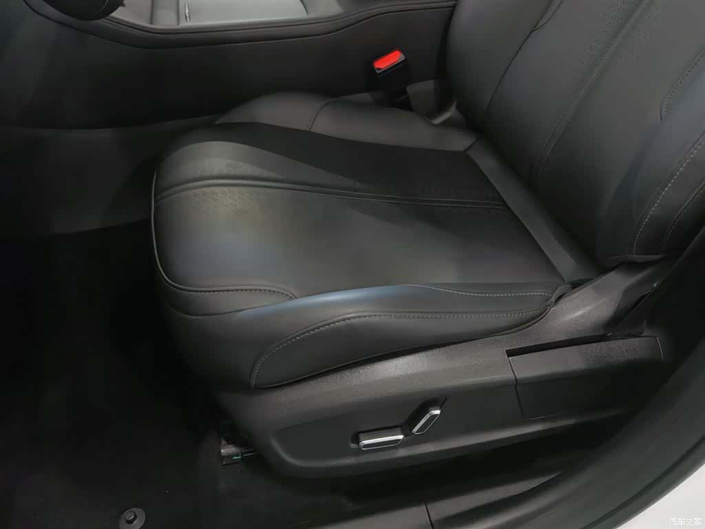 Geely Galaxy L7, 2024 20