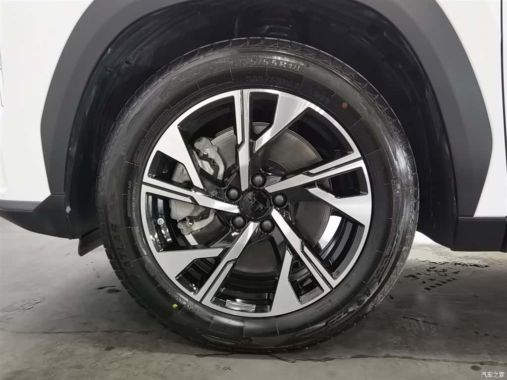 Geely Galaxy L7, 2024 17