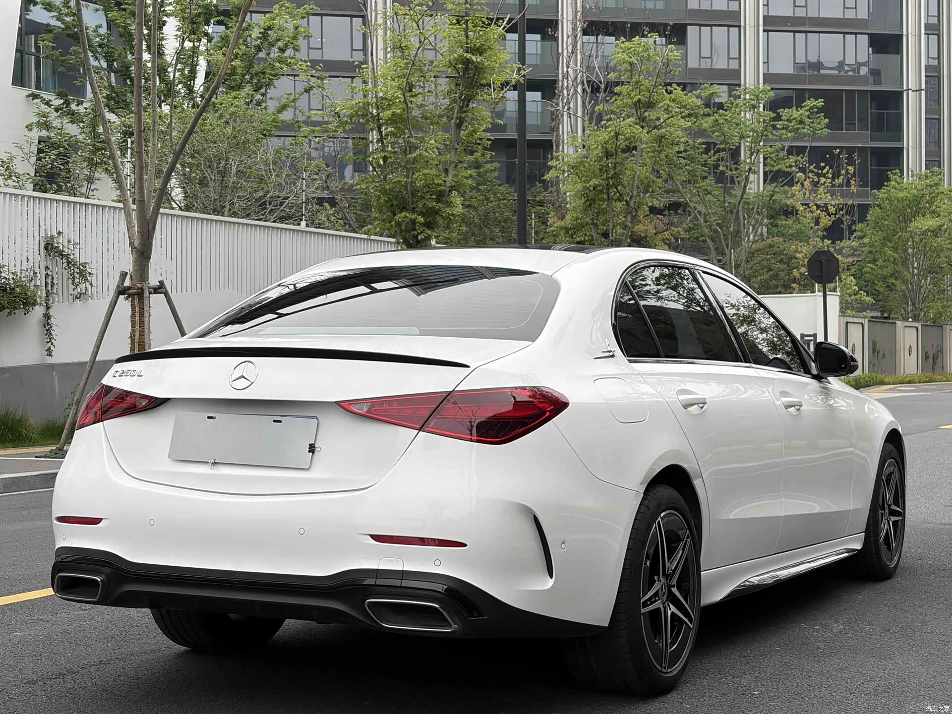 Mercedes-Benz C-Class, 2024 14