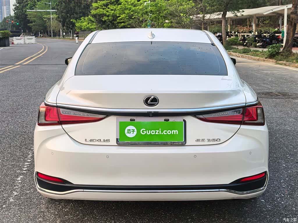 Lexus ES, 2021 22