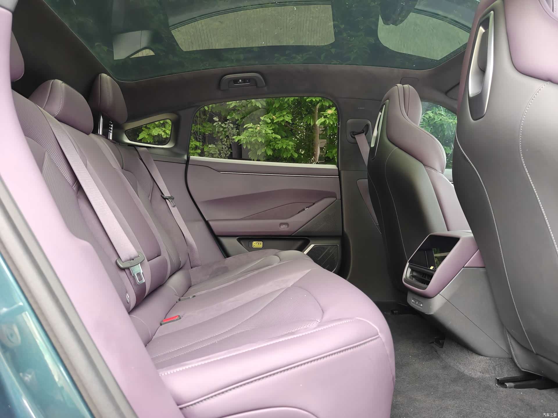 Xpeng P7, 2025 10