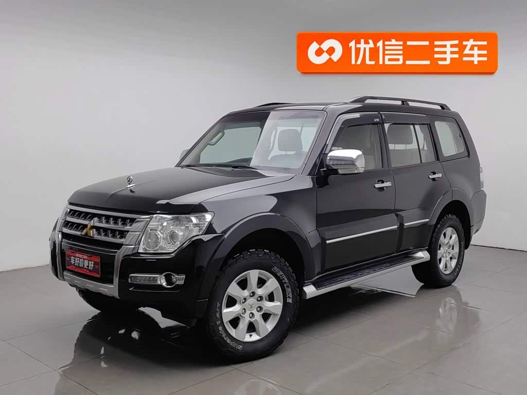 Mitsubishi 2018 3.0L AT Standard