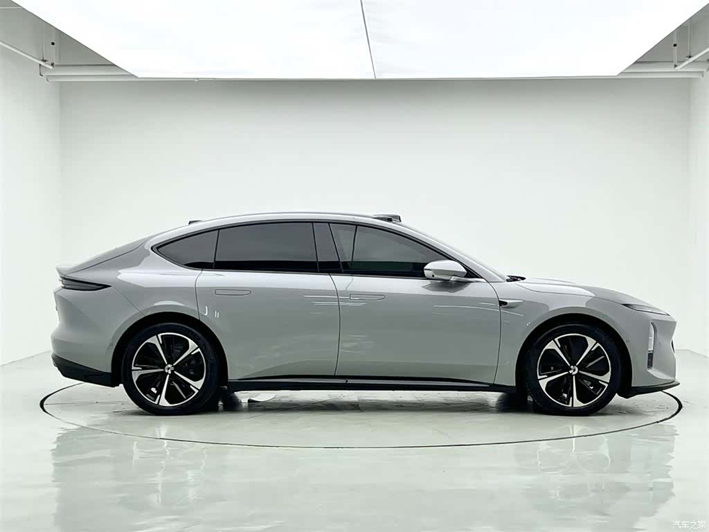NIO ET5, 2025 10