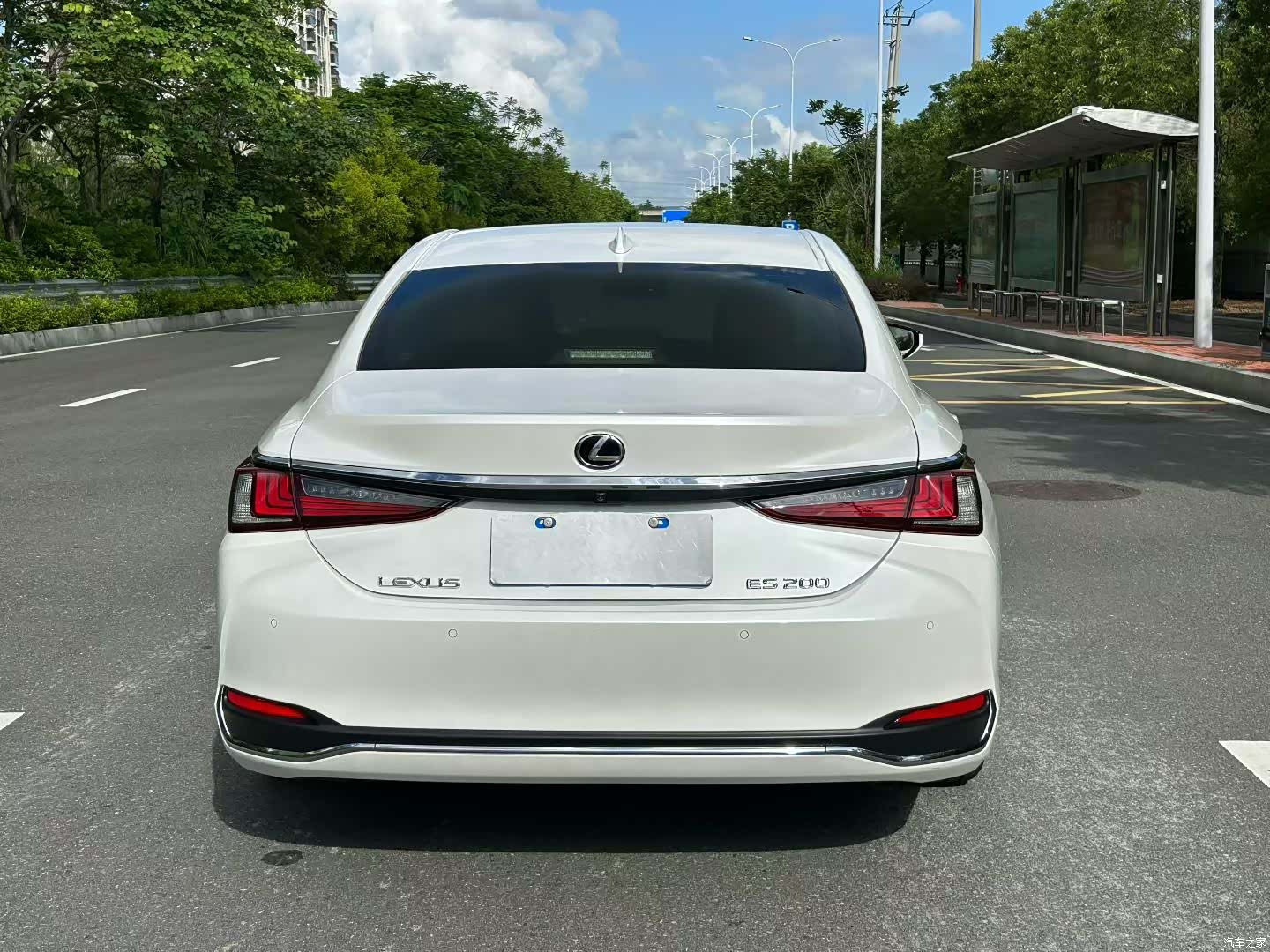 Lexus ES, 2021 все фото