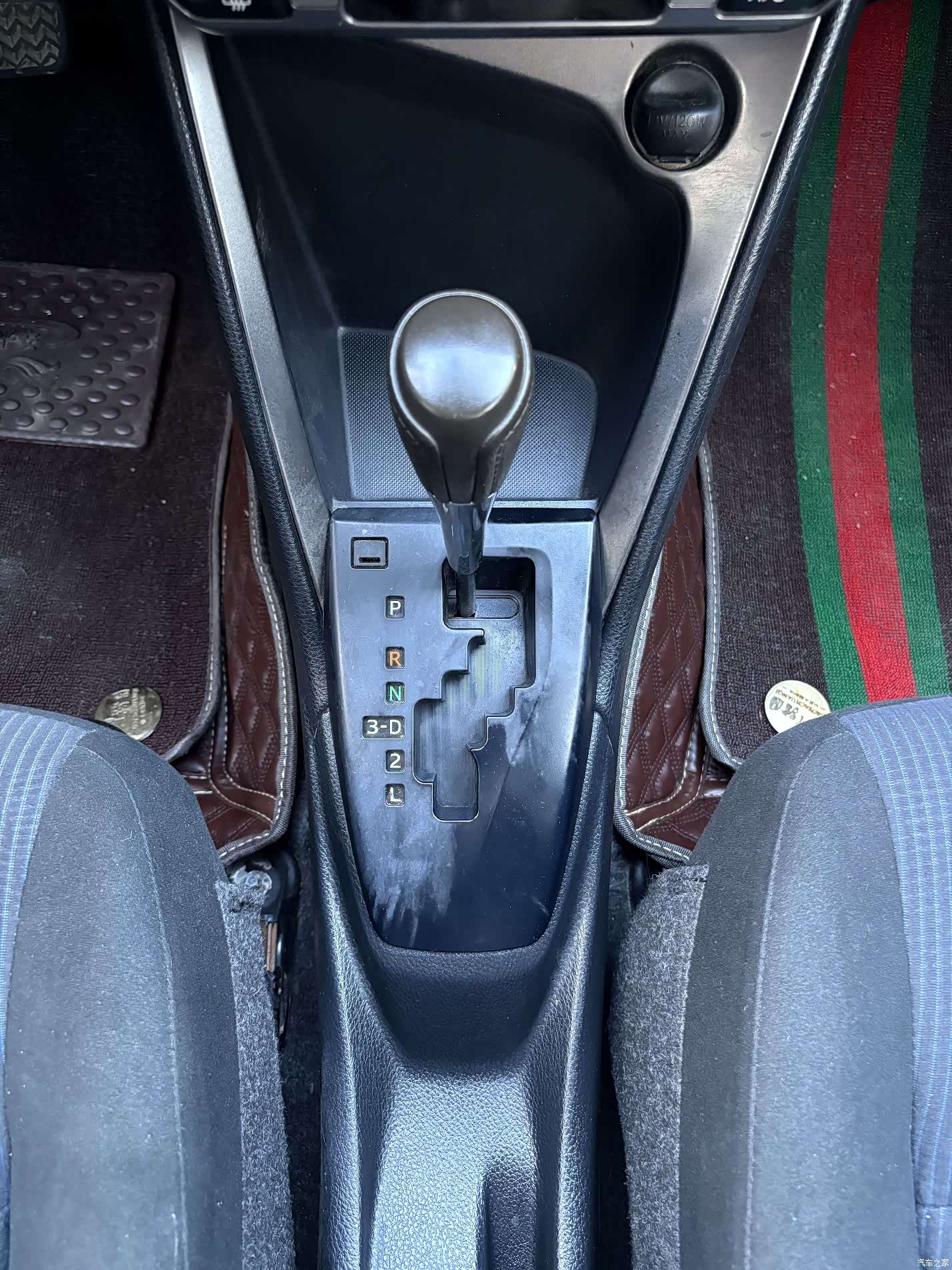 Toyota YARiS L, 2016 8