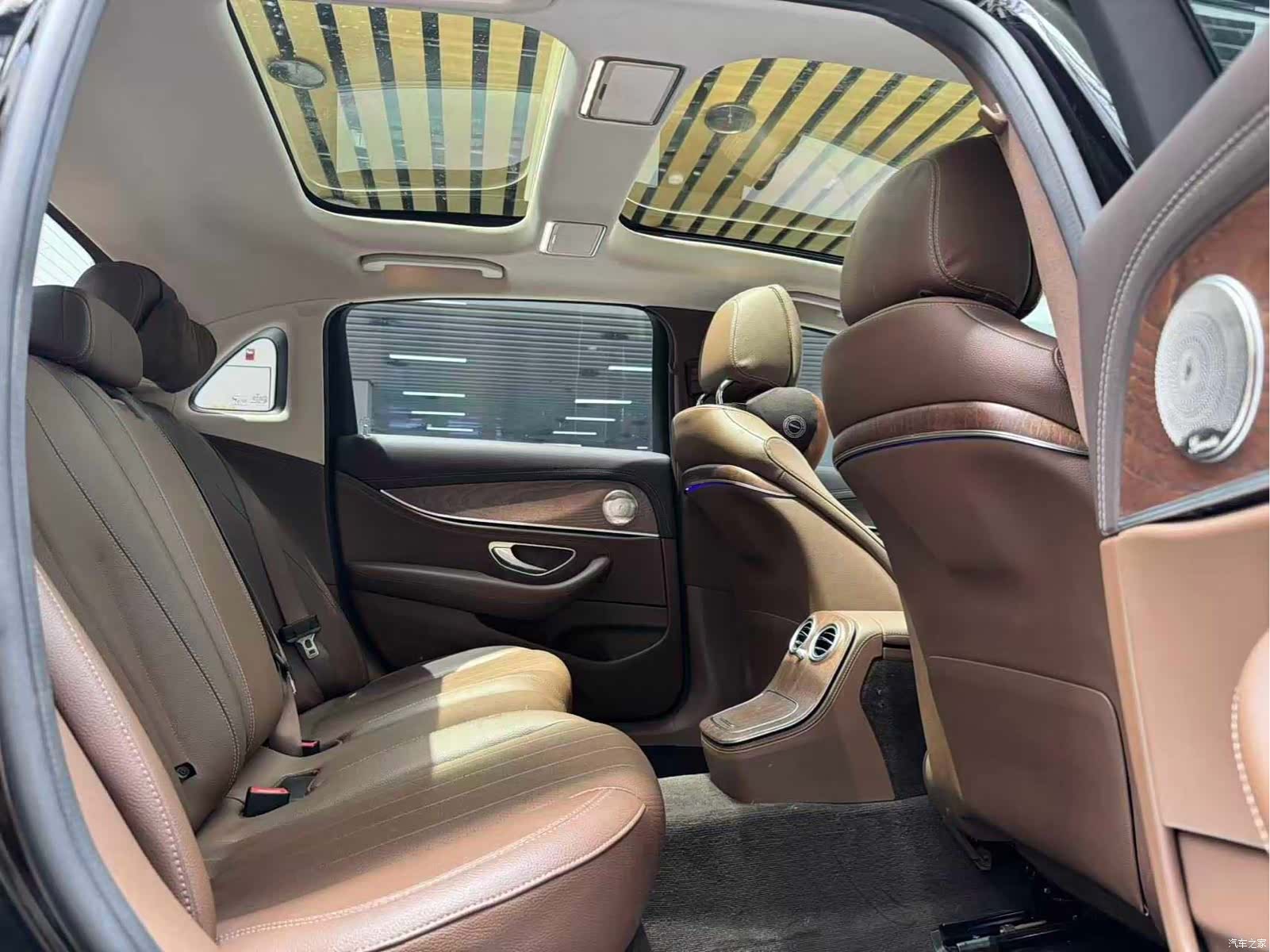 Mercedes-Benz E-Class, 2023 29