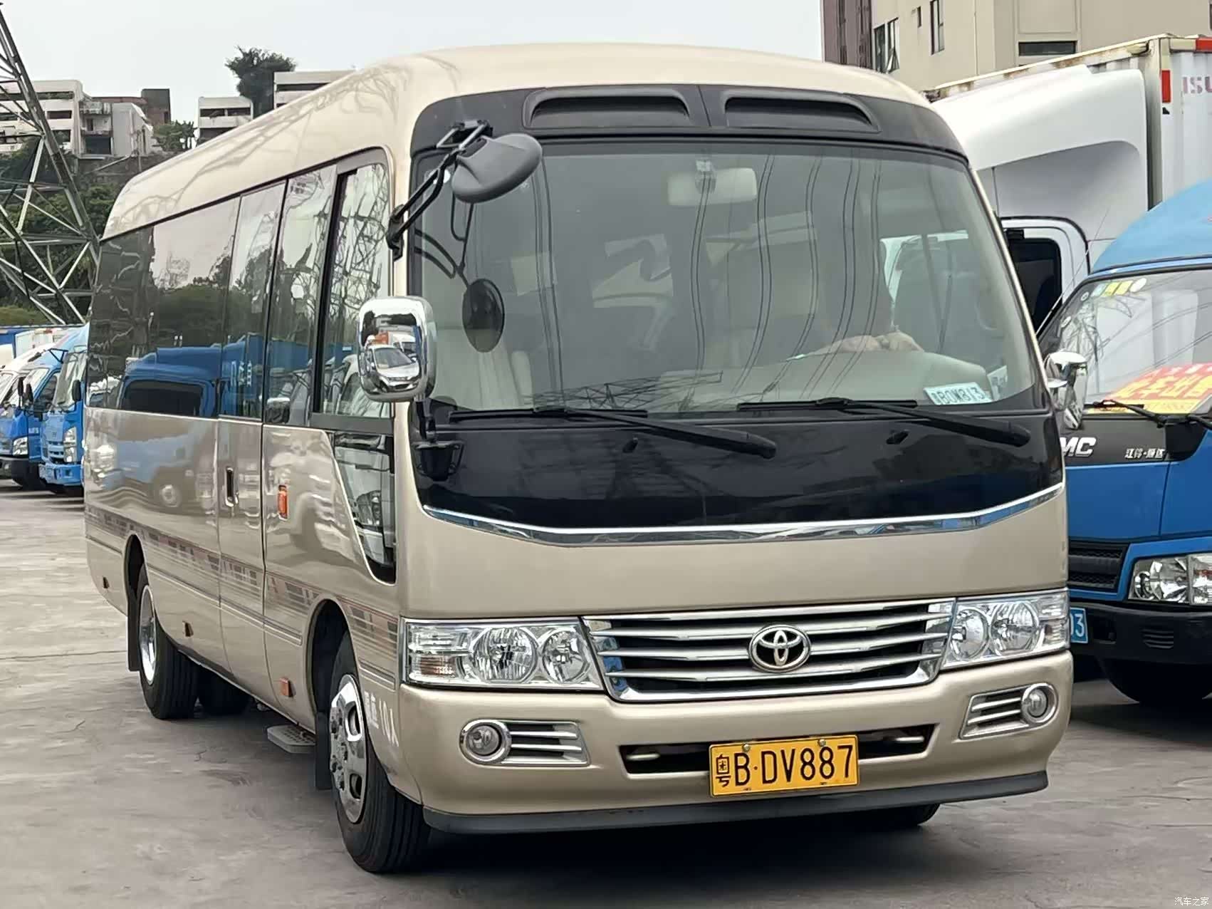 Toyota Coaster, 2017 3