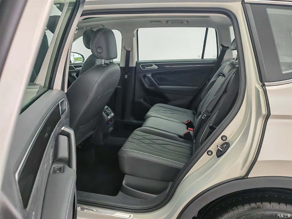 Volkswagen Tiguan L, 2022 15