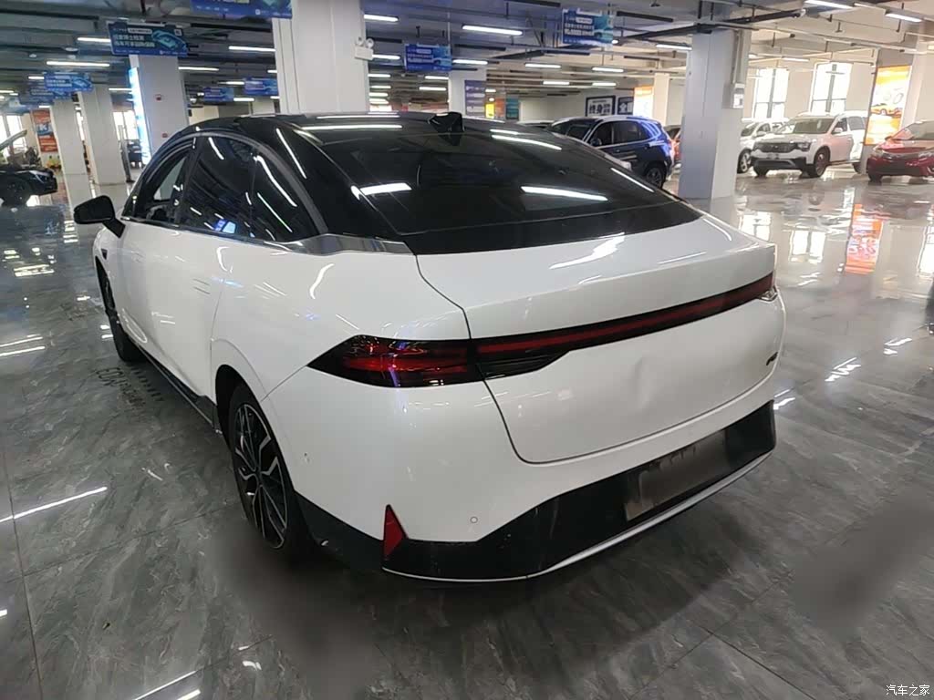 Xpeng P5, 2023 все фото