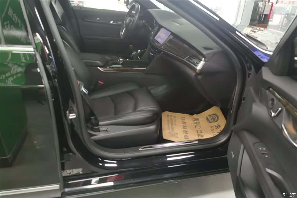 Cadillac CT6, 2022 8