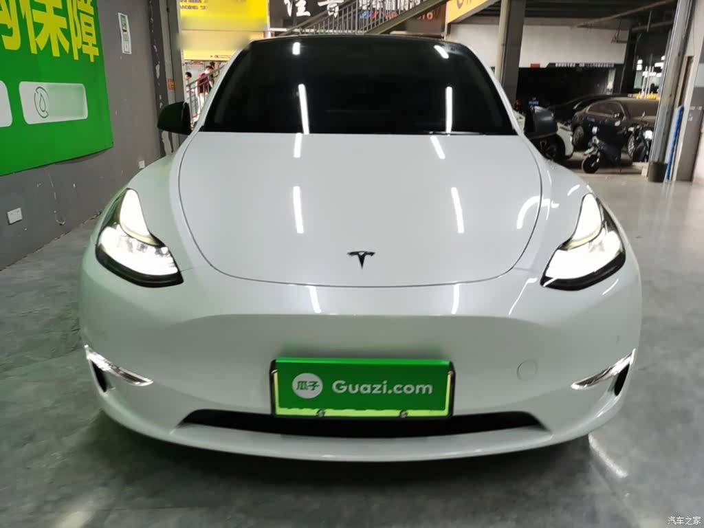 Tesla Model Y, 2022 3