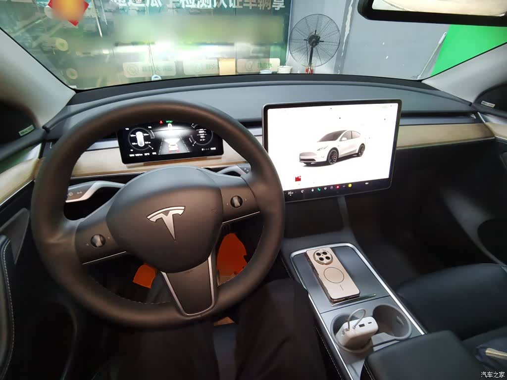 Tesla Model Y, 2022 10