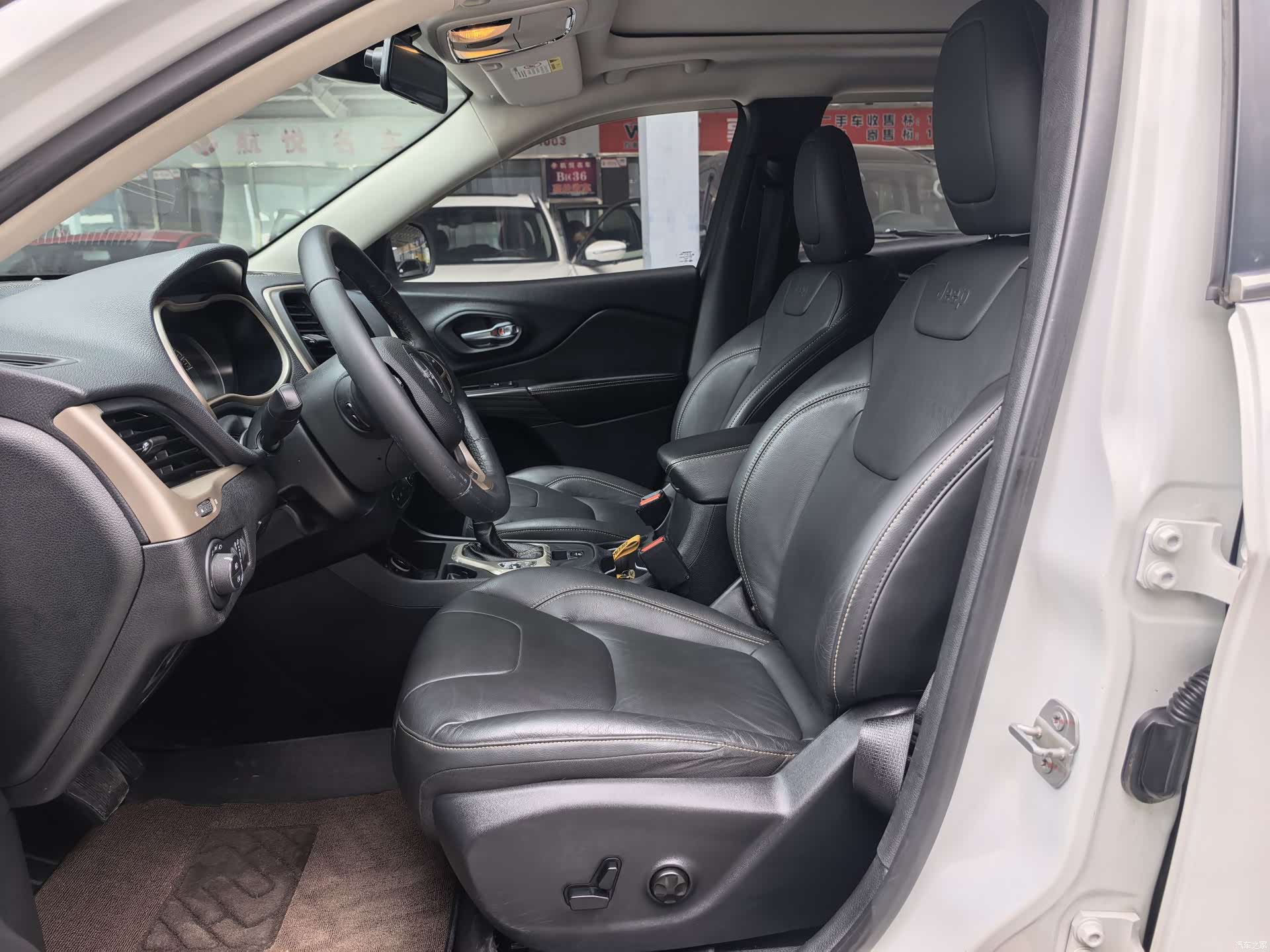 Jeep Cherokee, 2018 10