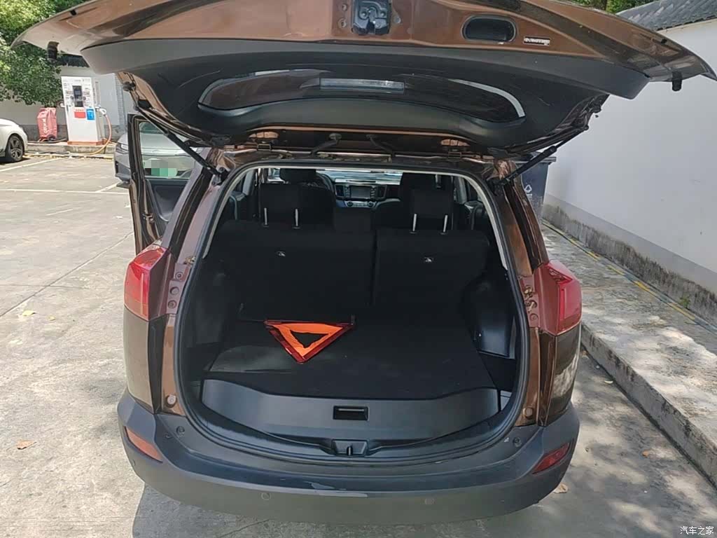 Toyota RAV4, 2015 19