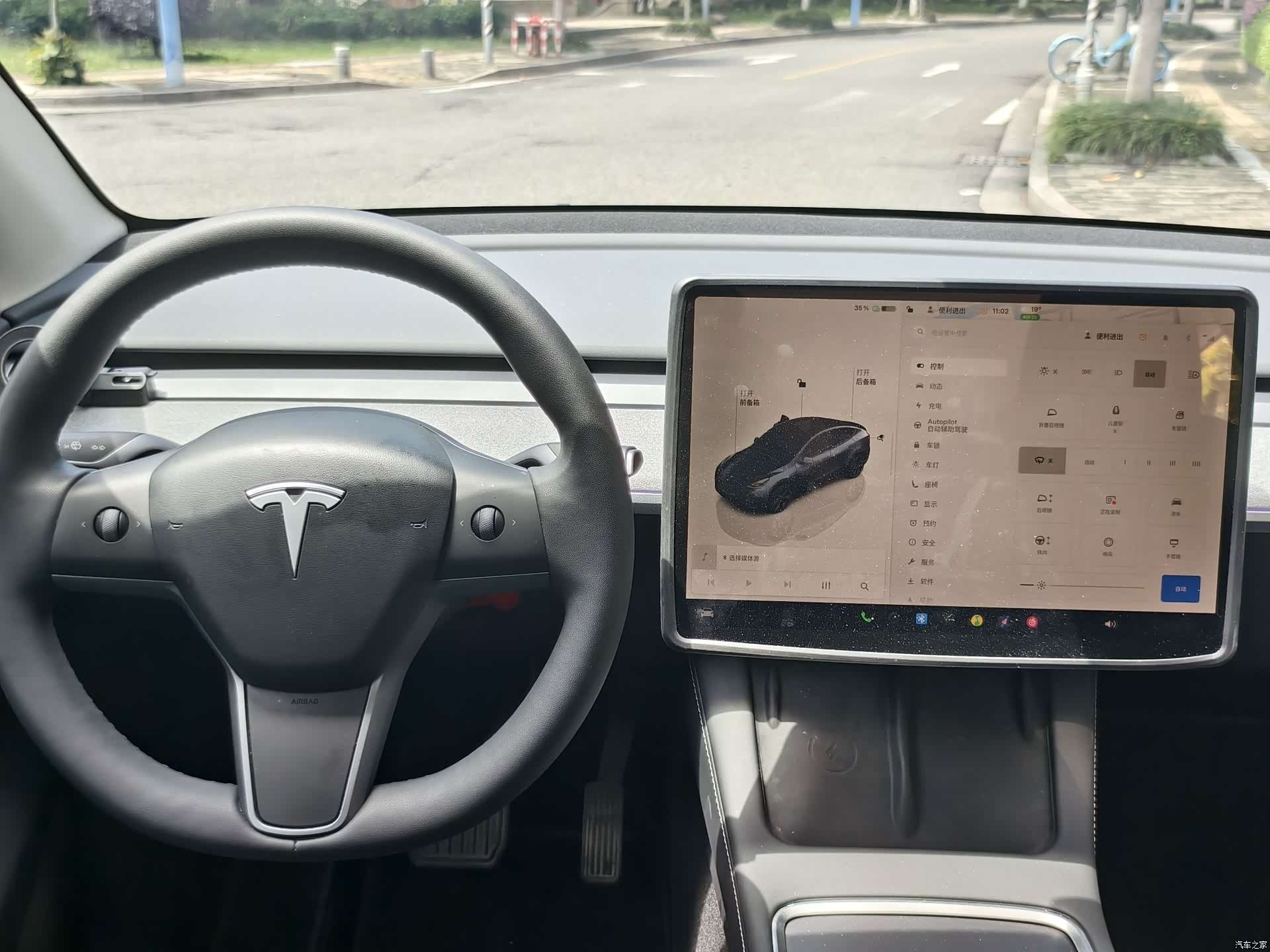 Tesla Model Y, 2025 13