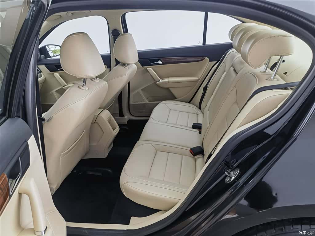 Volkswagen Lavida, 2013 15