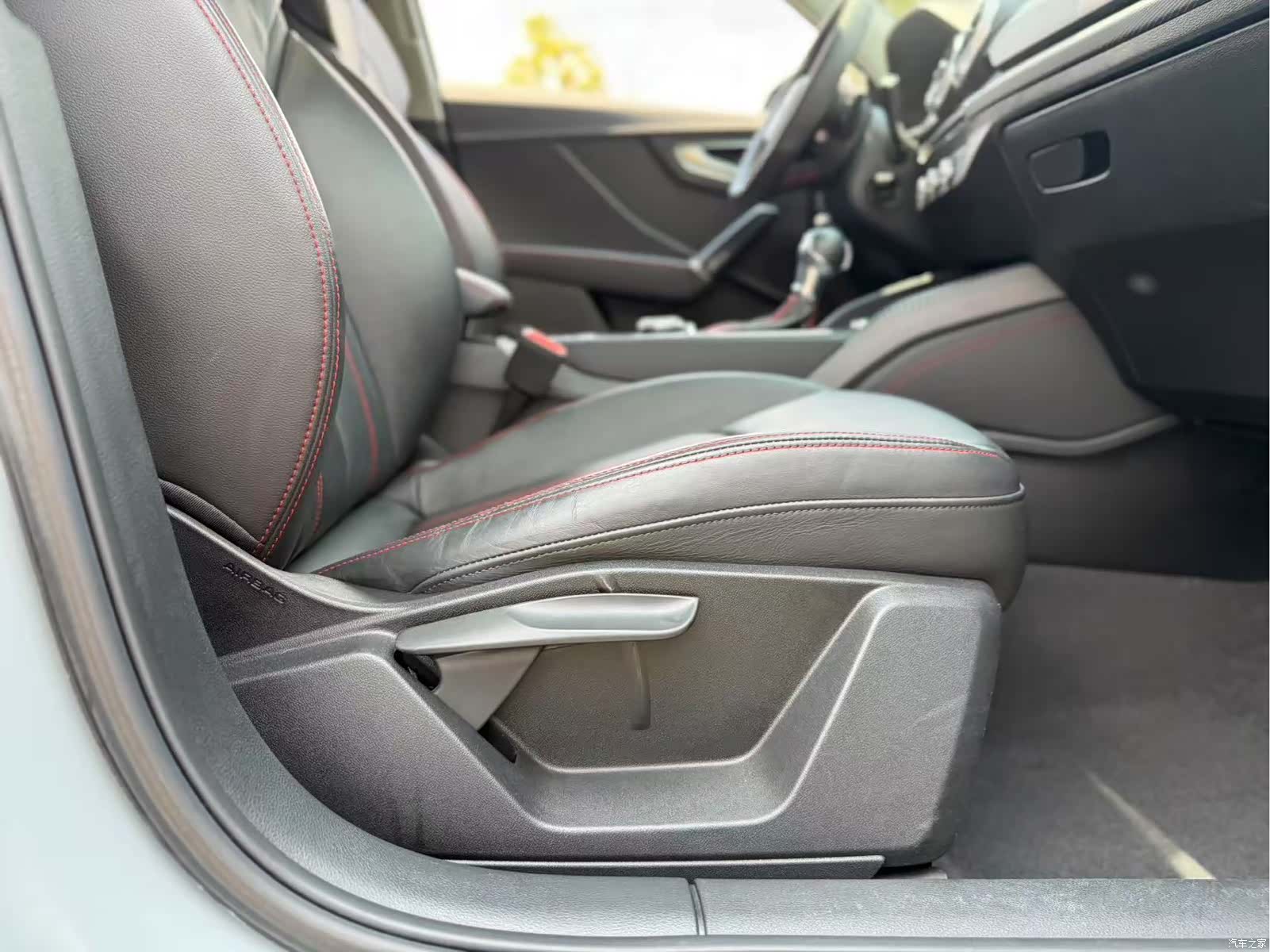 Audi Q2L, 2023 22