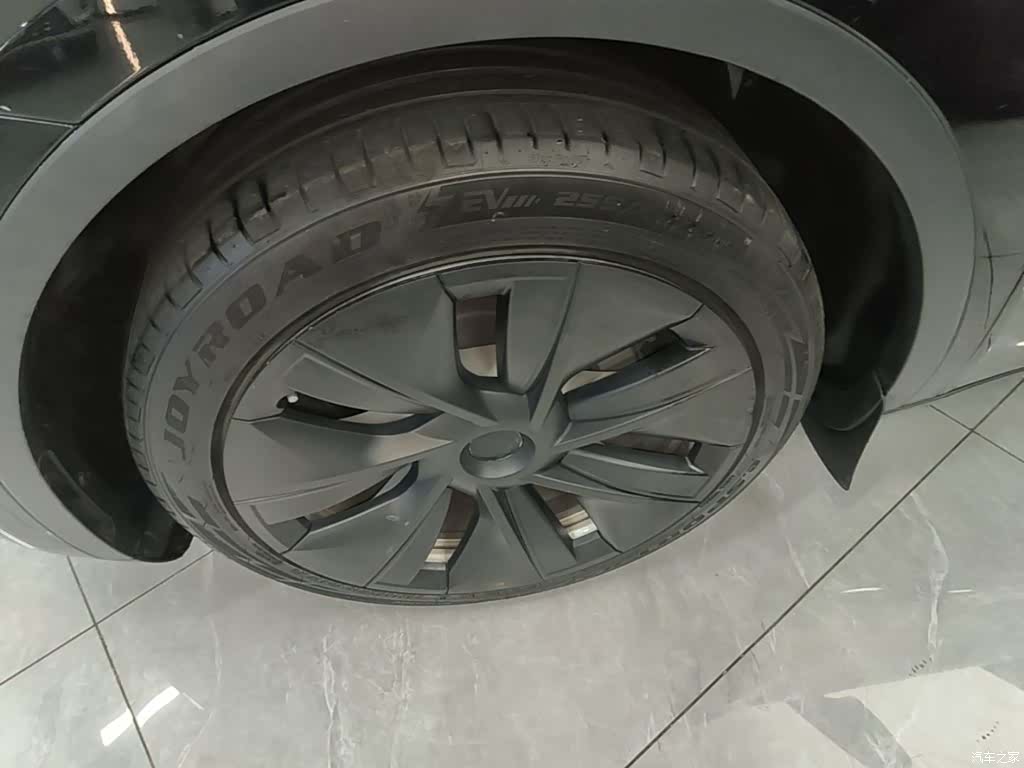 Tesla Model Y, 2022 23