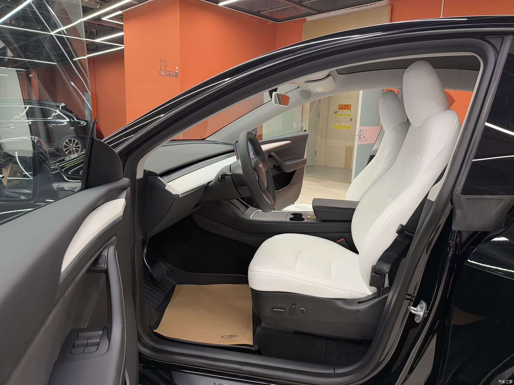 Tesla Model Y, 2022 4
