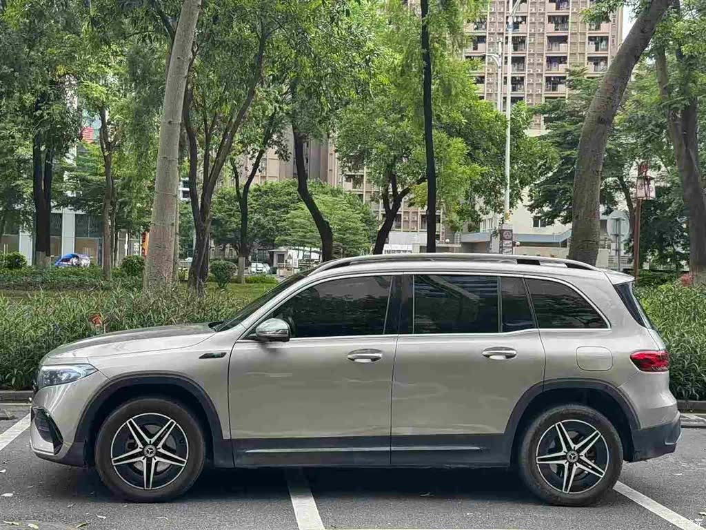 Mercedes-Benz EQB, 2022 3