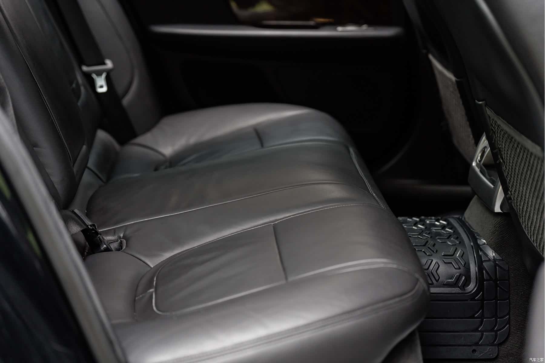 Jaguar XF, 2011 11