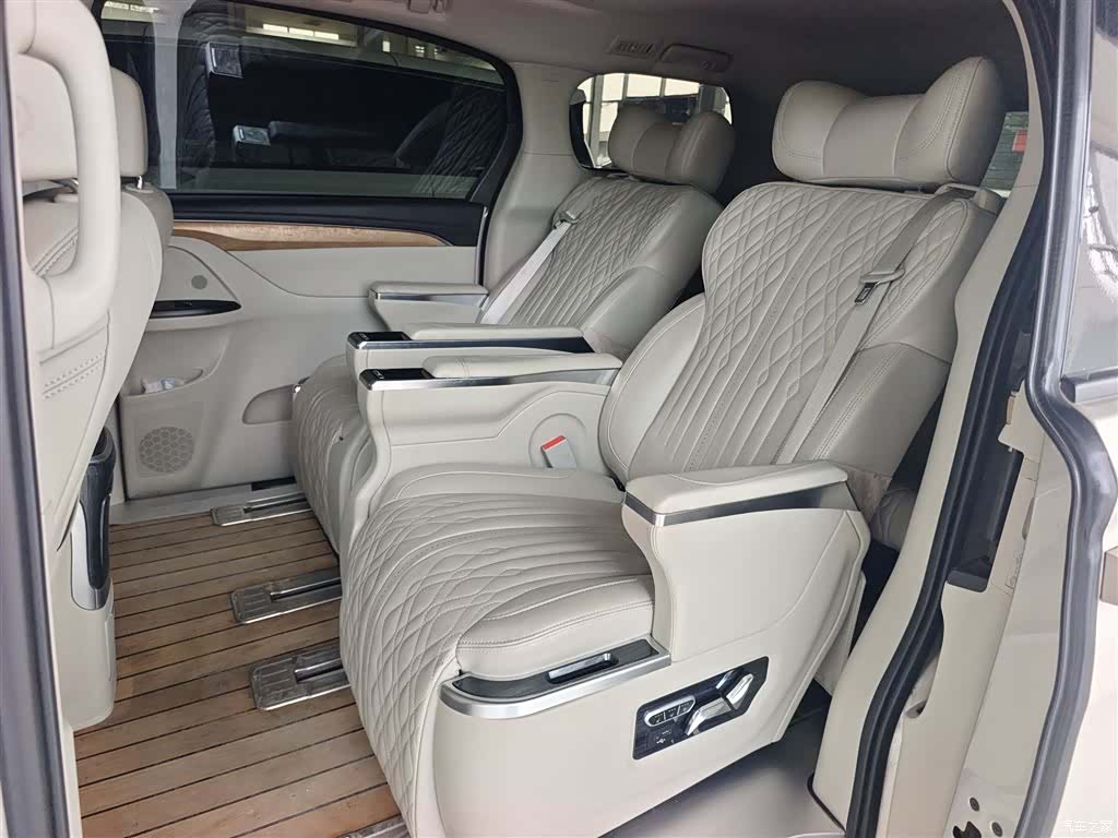 Buick GL8, 2019 17