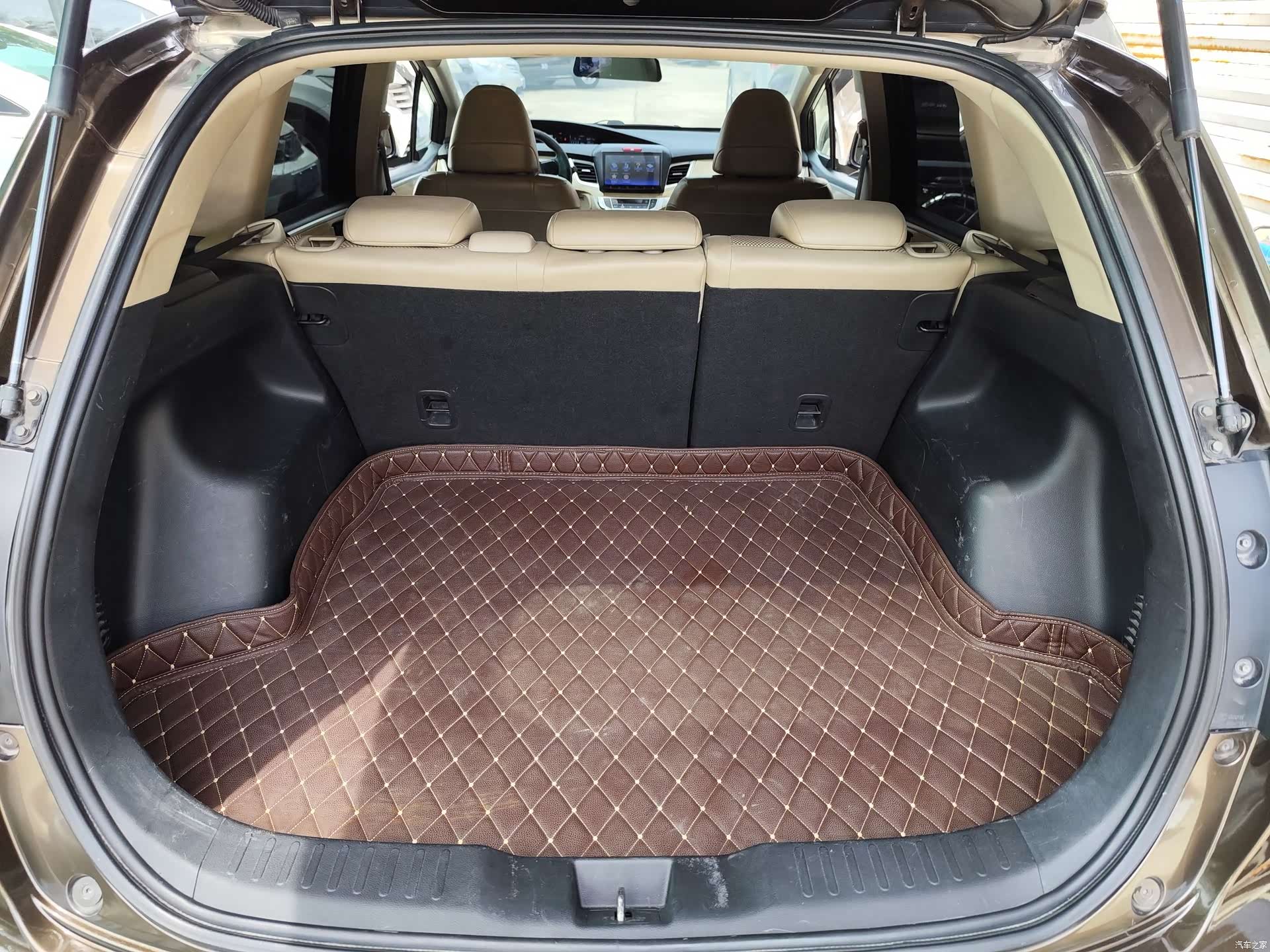 Honda Jade, 2016 7