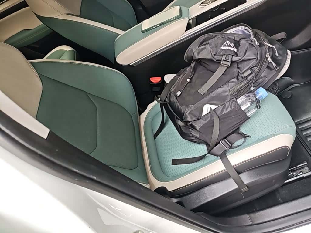 Geely Emgrand, 2022 25