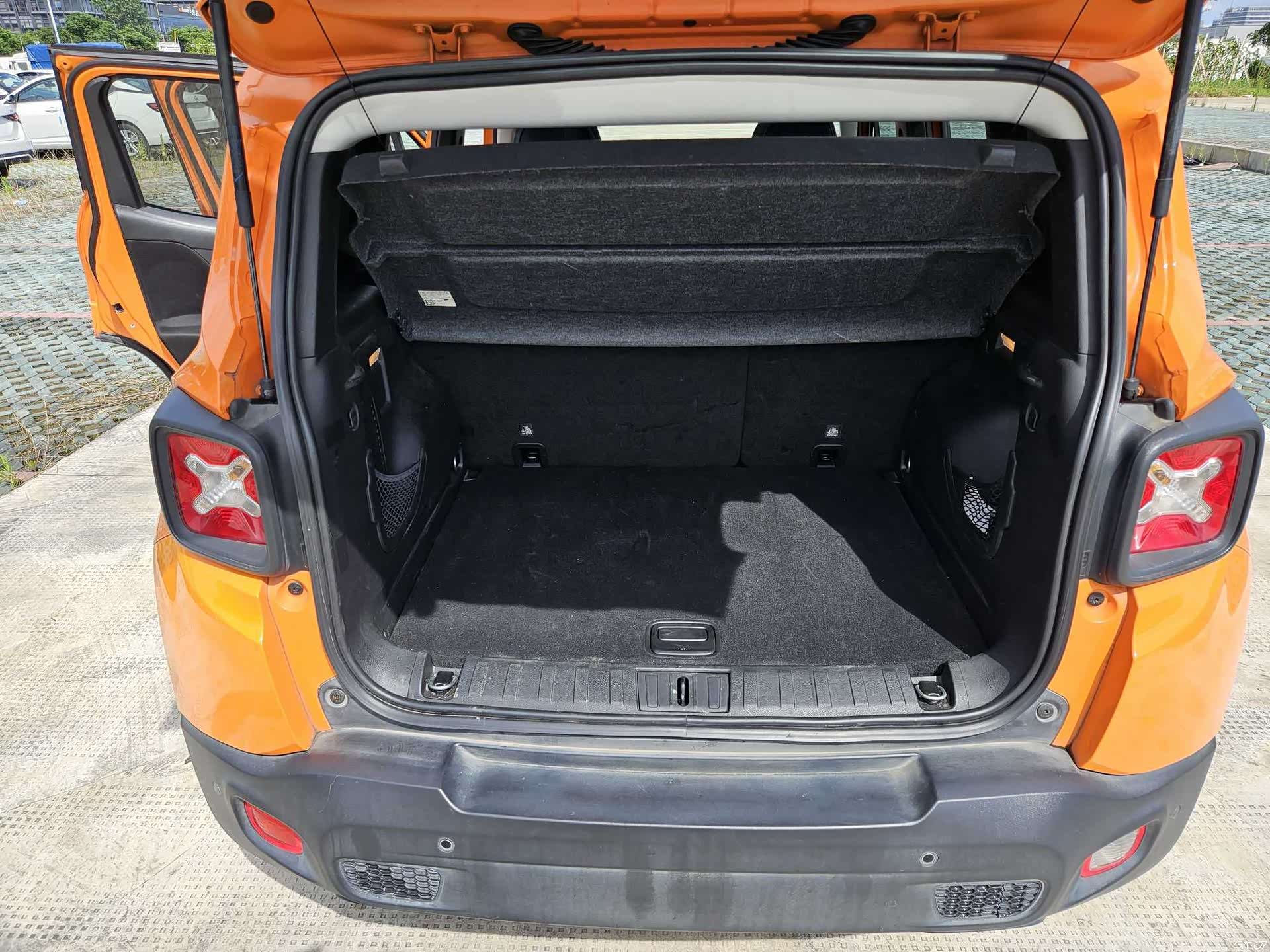 Jeep Renegade, 2018 12