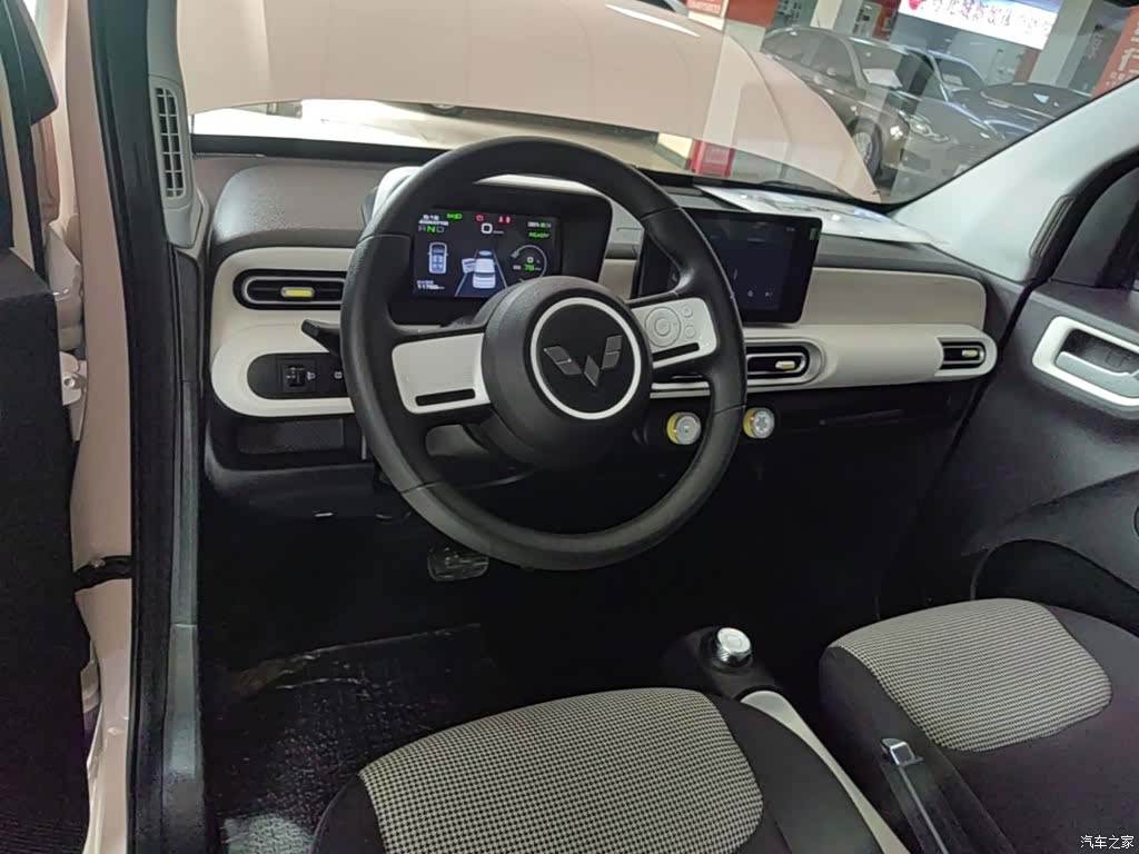 Wuling MINIEV, 2024 10