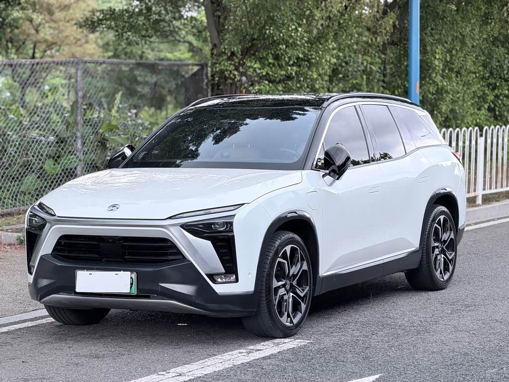 NIO ES8