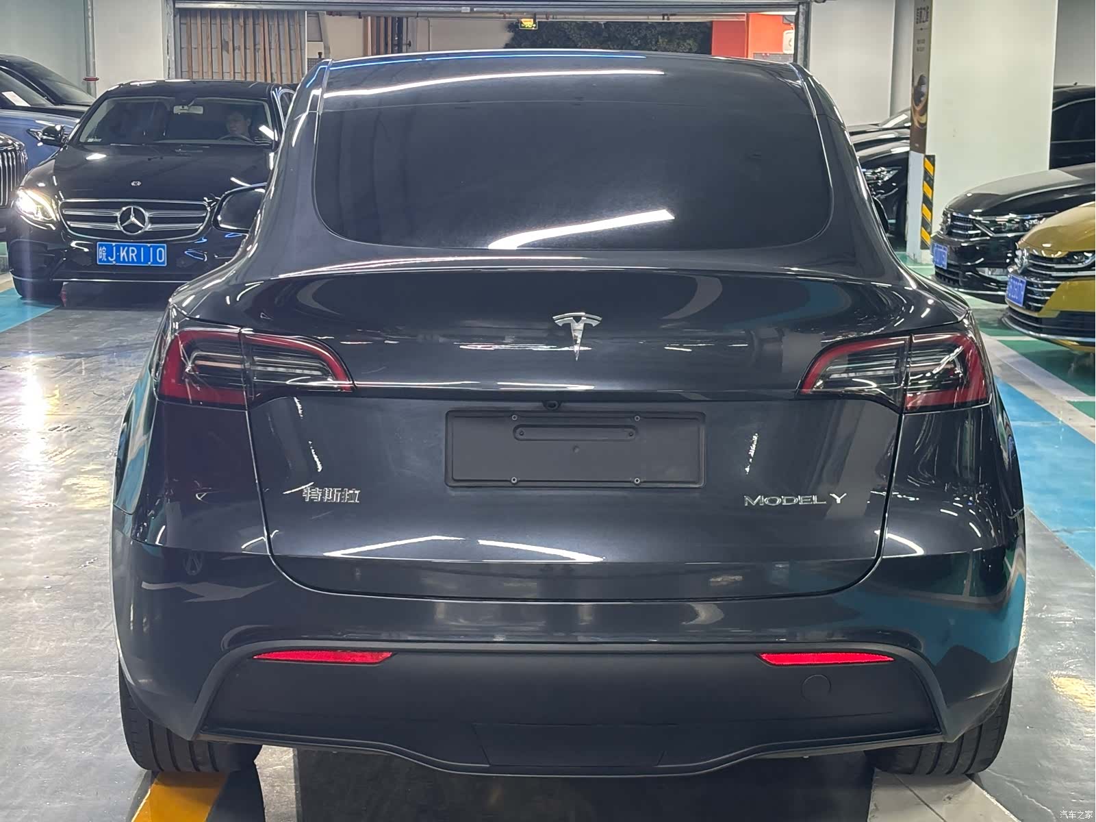 Tesla Model Y, 2024 19