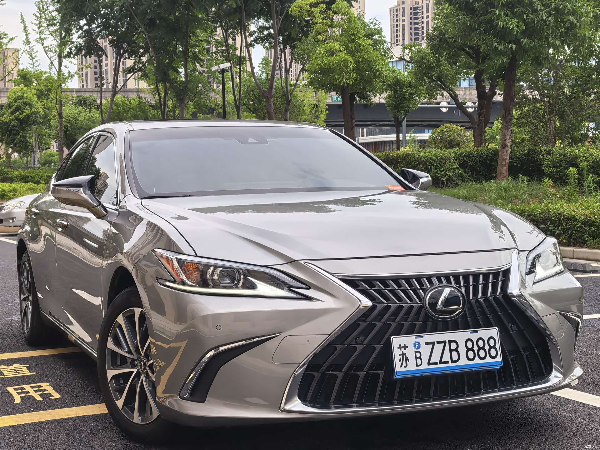 Lexus ES, 2024 7