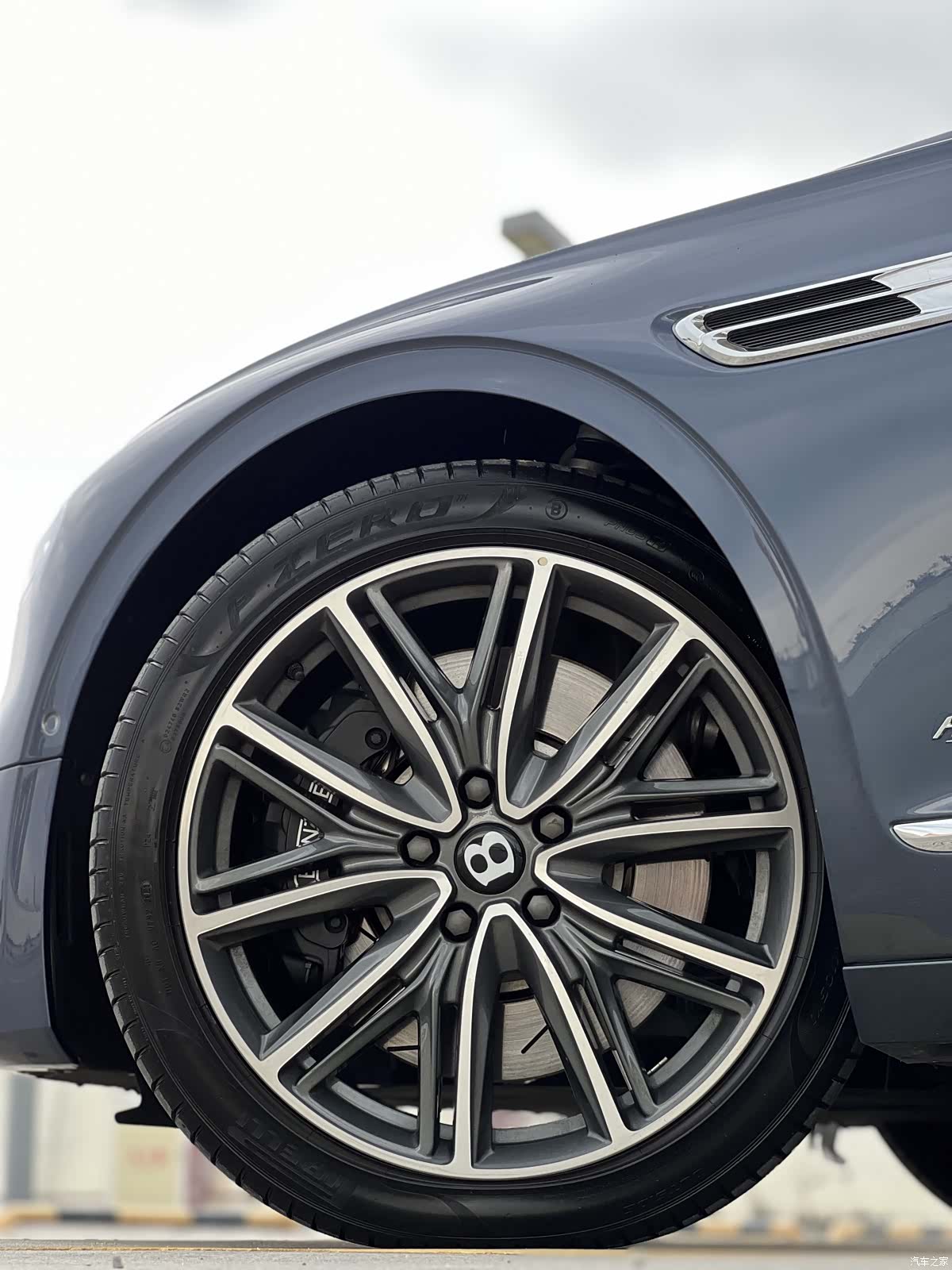 Bentley Flying Spur, 2022 16