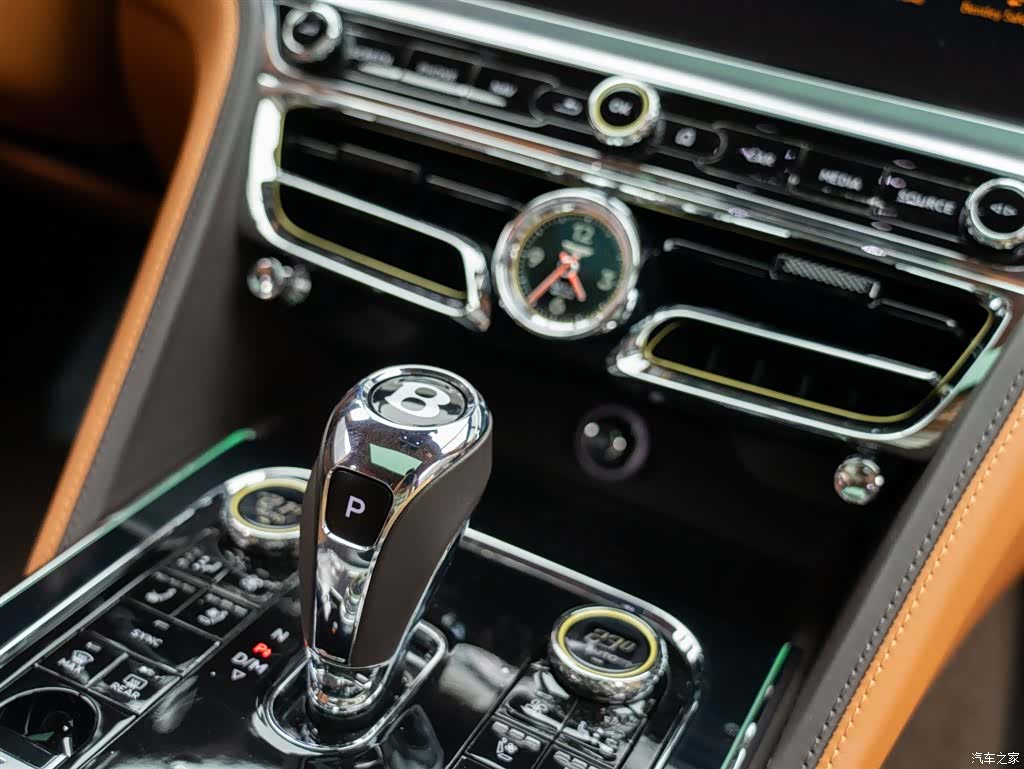 Bentley Flying Spur, 2022 22