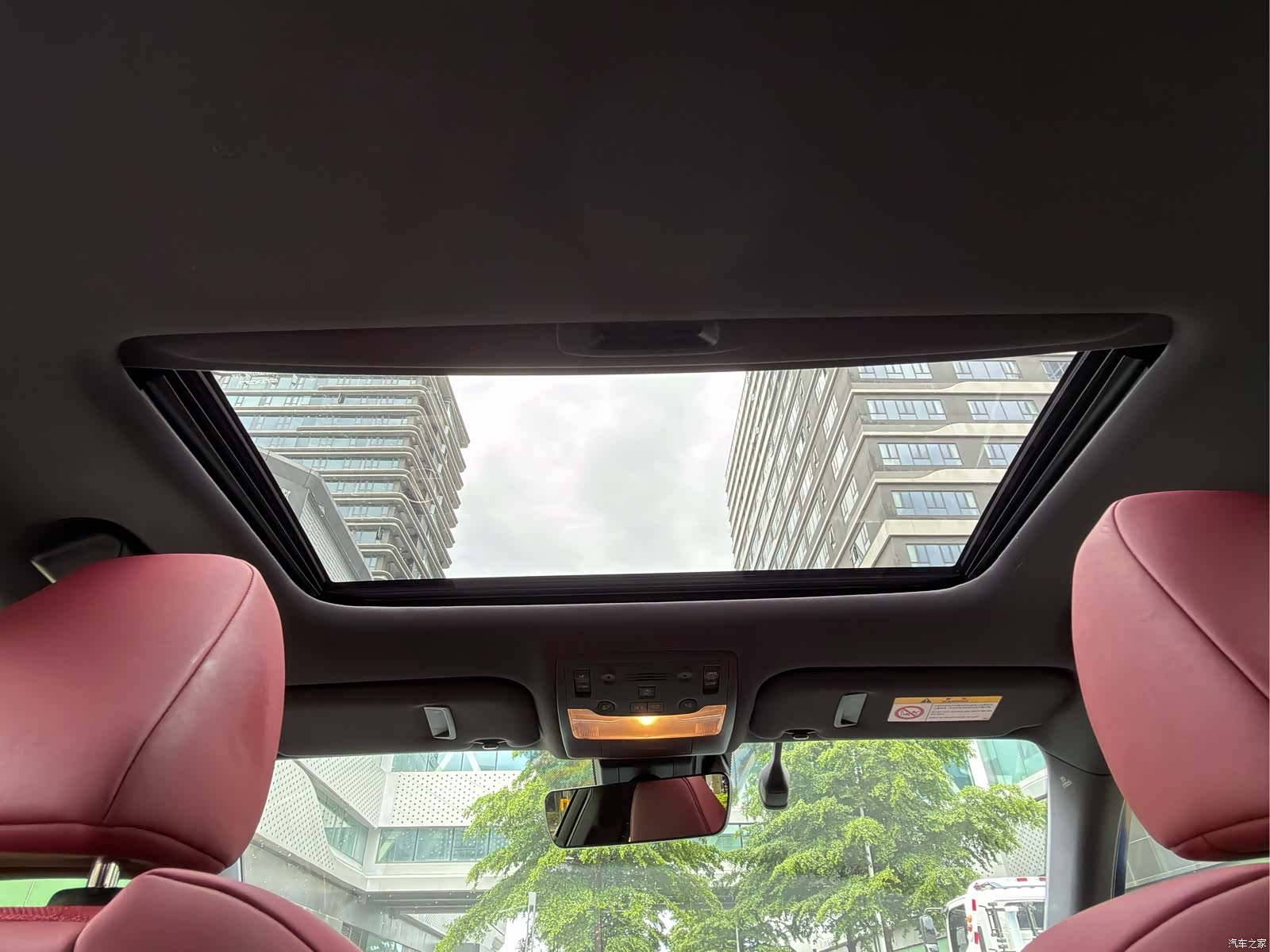 Lexus IS, 2019 31