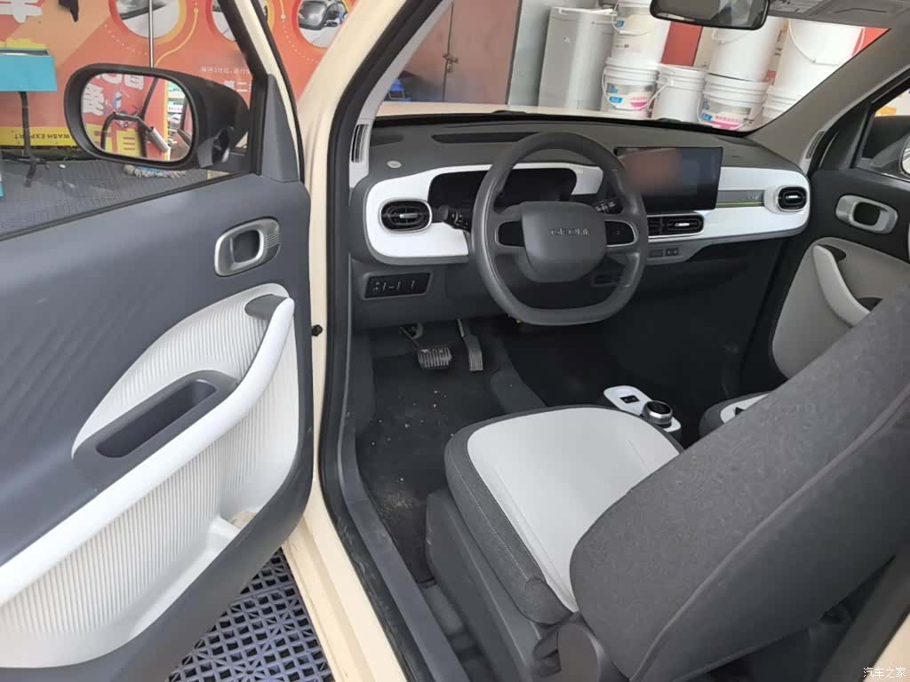 Geely Panda, 2025 16