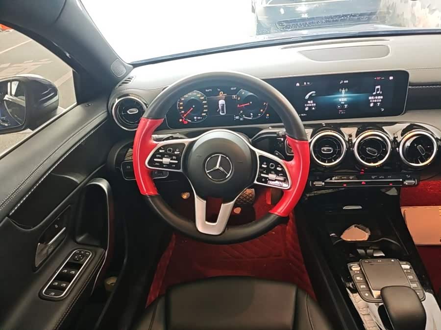 Mercedes-Benz A-Class 2020, фото 11